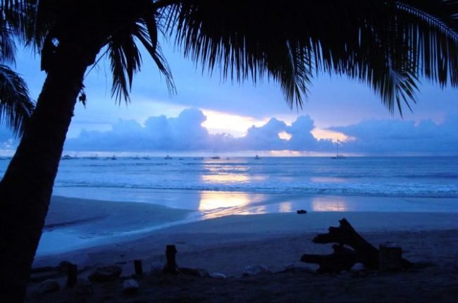 desk-blue-sunset-tamarindo